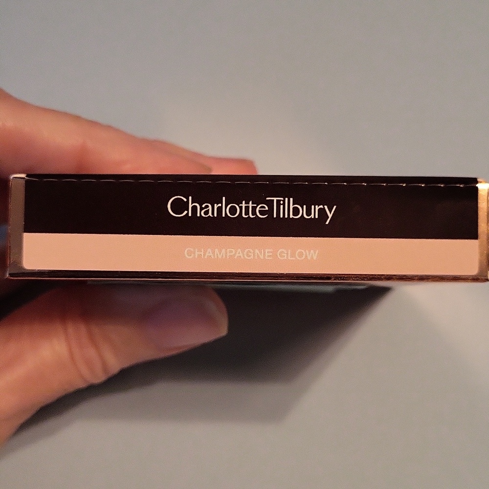 Charlotte Tilbury Glow Glide Face Architect Highlighter Champagne Glow .24oz NIB - Picture 8 of 8
